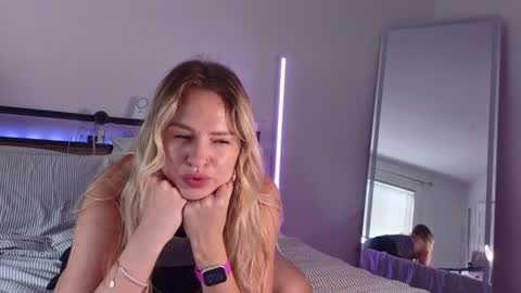 Snapshot of moon_light_girl chatting on July 20, 2026, 5:26 pm moon_light_girl online show from July 20, 2026, 5:26 pm