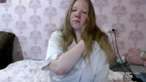 Snapshot of moon_linght000 chatting on June 14, 2026, 3:03 pm moon_linght000 online show from June 14, 2026, 3:03 pm