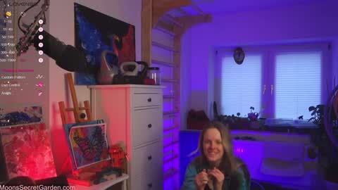 Snapshot of moon_nymph chatting on January 25, 2025, 7:49 am Moon Nymph online show from January 25, 2025, 7:49 am