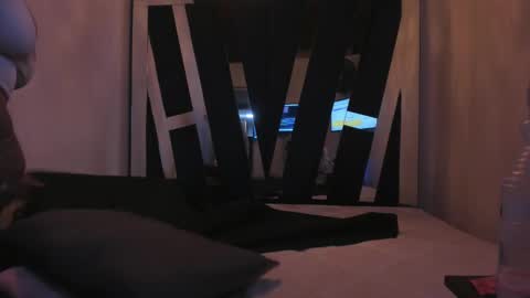 Luna  online show from March 7, 2025, 1:09 am