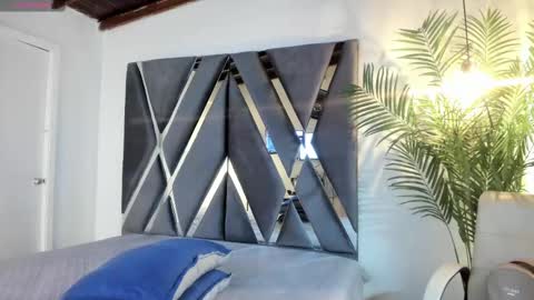 Luna  online show from September 16, 2025, 5:58 pm