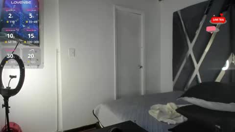 Luna  online show from December 16, 2025, 6:35 pm