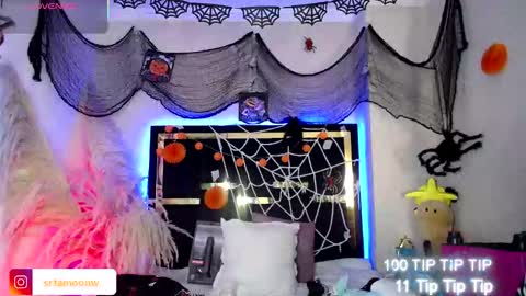 Moon Water   online show from November 5, 2025, 10:04 am