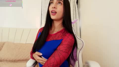 moonbrunettee online show from October 17, 2025, 9:17 pm