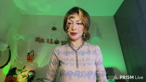 Cinna online show from November 1, 2025, 10:23 pm