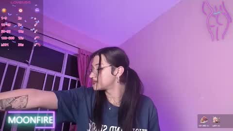 Snapshot of moonfiredance chatting on February 19, 2025, 6:33 am Nicky  online show from February 19, 2025, 6:33 am