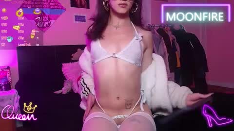 Snapshot of moonfiredance chatting on May 4, 2026, 1:01 am Nicky online show from May 4, 2026, 1:01 am