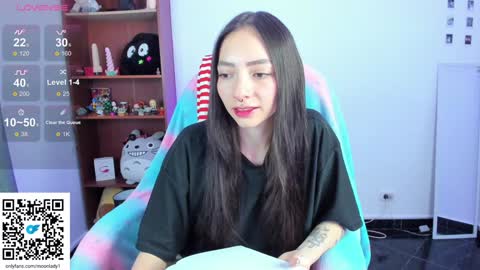 MOON  online show from December 26, 2024, 10:52 pm