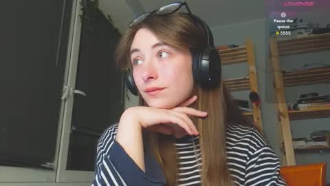 Snapshot of moonlight__lovers chatting on November 16, 2025, 4:23 pm Dana online show from November 16, 2025, 4:23 pm