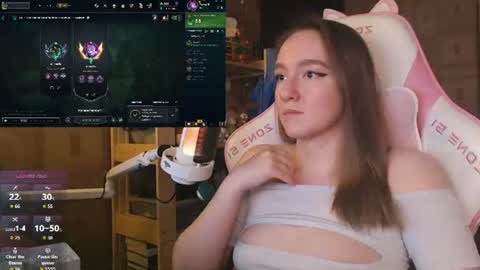 Snapshot of moonlish_siren chatting on July 21, 2026, 10:01 pm Katrin online show from July 21, 2026, 10:01 pm