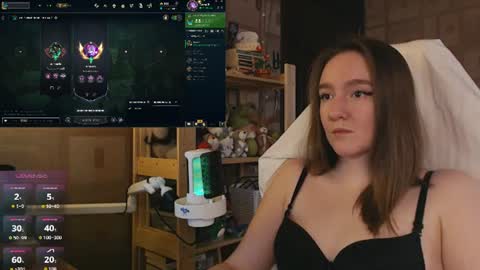 Snapshot of moonlish_siren chatting on July 27, 2026, 1:34 am Katrin online show from July 27, 2026, 1:34 am
