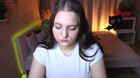 Snapshot of moonscribe chatting on October 22, 2025, 2:34 am Lina online show from October 22, 2025, 2:34 am
