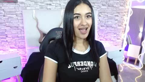 Snapshot of moonshine_tay chatting on November 7, 2025, 3:39 am Moon online show from November 7, 2025, 3:39 am