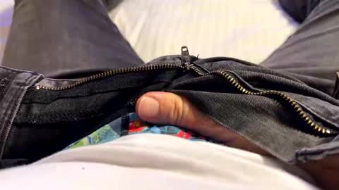 Me online show from November 5, 2025, 9:42 am