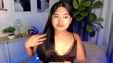 Snapshot of morenaaries12 chatting on February 16, 2026, 1:40 pm MIA online show from February 16, 2026, 1:40 pm