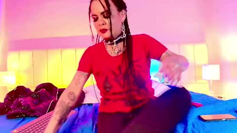 Snapshot of morganacrowley_ chatting on February 16, 2025, 1:25 am Morgana online show from February 16, 2025, 1:25 am