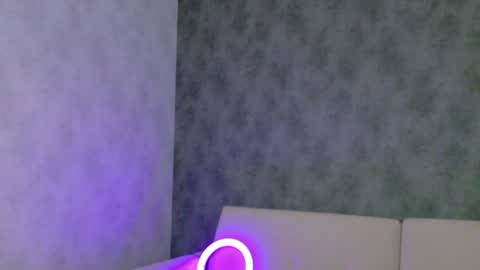 Emilia online show from March 26, 2026, 3:34 am