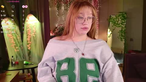 Snapshot of morvelyn chatting on February 25, 2026, 8:29 pm morvelyn online show from February 25, 2026, 8:29 pm