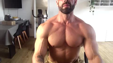 Snapshot of mosh2 chatting on November 9, 2025, 7:34 pm Kattie Mosh online show from November 9, 2025, 7:34 pm