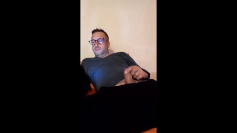 Snapshot of mospeleu chatting on March 9, 2026, 7:01 am Nomadu online show from March 9, 2026, 7:01 am