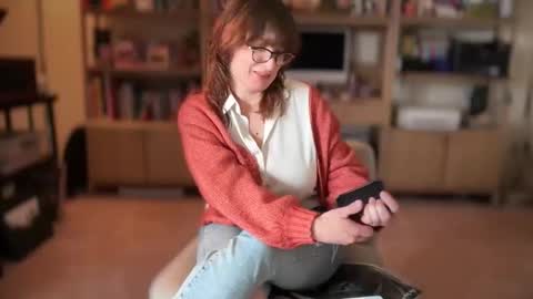 Snapshot of mossy_mommy chatting on March 18, 2026, 2:09 pm Mossy Mommy online show from March 18, 2026, 2:09 pm