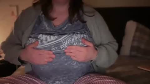 Snapshot of mossy_mommy chatting on March 22, 2026, 12:14 am Mossy Mommy online show from March 22, 2026, 12:14 am