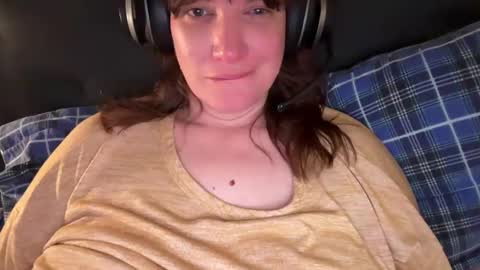 Snapshot of mossy_mommy chatting on May 9, 2026, 12:49 am Mossy Mommy online show from May 9, 2026, 12:49 am