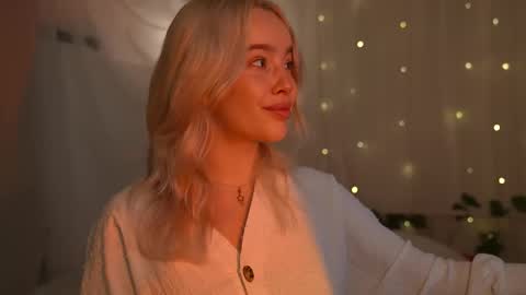 Snapshot of mother__of__dragons chatting on September 22, 2025, 9:28 pm  Deni and Jett my weekly schedule online show from September 22, 2025, 9:28 pm