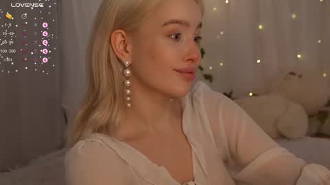 Snapshot of mother__of__dragons chatting on October 17, 2025, 3:47 pm  Deni and Jett my weekly schedule online show from October 17, 2025, 3:47 pm