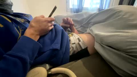 Snapshot of mouillelenos chatting on January 2, 2025, 3:19 pm CamO online show from January 2, 2025, 3:19 pm