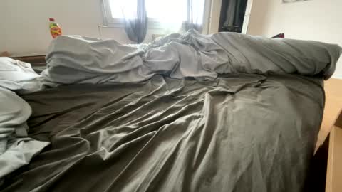 Snapshot of mouillelenos chatting on January 4, 2025, 11:33 am CamO online show from January 4, 2025, 11:33 am