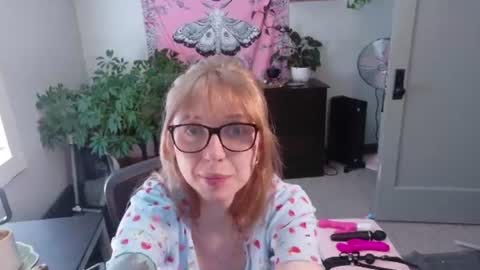 Snapshot of mousiegirl chatting on June 22, 2026, 8:17 pm Mousie online show from June 22, 2026, 8:17 pm