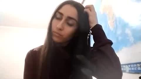 Karla online show from November 24, 2025, 7:13 pm