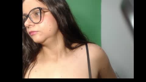 Snapshot of mp585040 chatting on June 17, 2026, 6:27 am mp585040 online show from June 17, 2026, 6:27 am