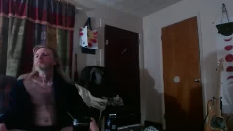 Snapshot of mr_happy12 chatting on October 31, 2025, 9:10 am mr_happy12 online show from October 31, 2025, 9:10 am