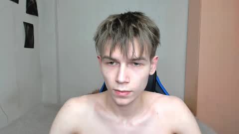 Snapshot of mr_makentoshi chatting on February 22, 2025, 12:16 am Makentoshi online show from February 22, 2025, 12:16 am