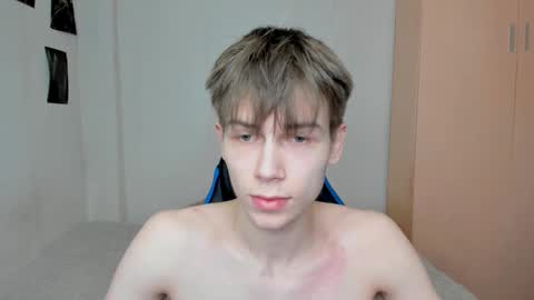 Snapshot of mr_makentoshi chatting on March 7, 2025, 4:35 am Makentoshi online show from March 7, 2025, 4:35 am