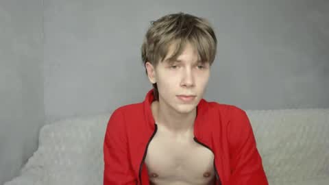 Snapshot of mr_makentoshi chatting on May 4, 2026, 10:06 pm Makentoshi online show from May 4, 2026, 10:06 pm