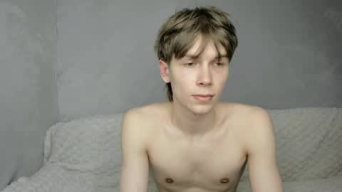 Snapshot of mr_makentoshi chatting on May 7, 2026, 8:25 pm Makentoshi online show from May 7, 2026, 8:25 pm