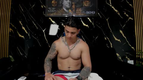 mr_maximo online show from February 1, 2026, 4:55 am