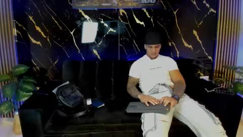 mr_maximo online show from March 9, 2026, 2:26 am