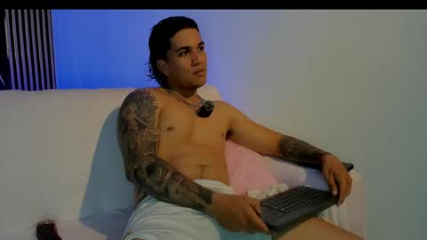 mr_maximo online show from April 18, 2026, 5:00 am