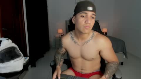 mr_maximo online show from May 22, 2026, 3:46 am