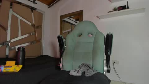 MIKEE online show from February 20, 2025, 6:06 am