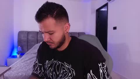 MIKEE online show from February 6, 2026, 3:11 am