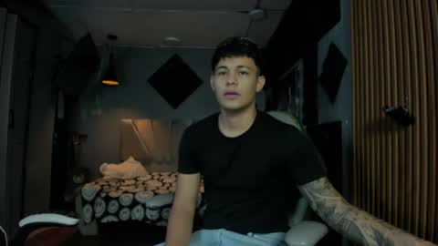 Snapshot of mr_mois chatting on July 8, 2026, 4:50 am mr_mois online show from July 8, 2026, 4:50 am
