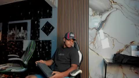 Snapshot of mr_mois chatting on July 16, 2026, 6:08 am mr_mois online show from July 16, 2026, 6:08 am