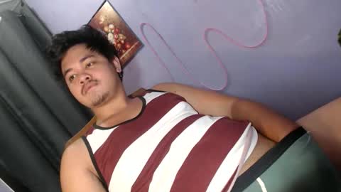 Snapshot of mr_olivercummerx chatting on May 27, 2026, 4:15 pm mr_olivercummerx online show from May 27, 2026, 4:15 pm