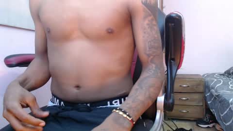 mr_stiven_ online show from December 31, 2024, 12:04 pm