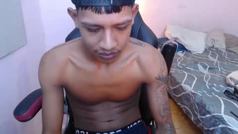 mr_stiven_ online show from January 3, 2025, 9:15 am